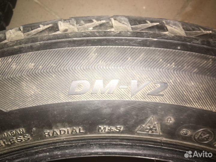 Bridgestone Blizzak DM-V2 235/55 R19 105T