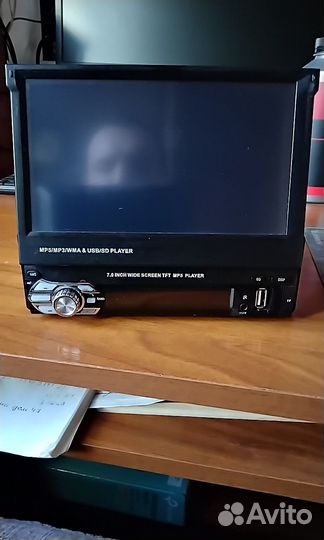 Автомагнитола с выдвижным экраном бу