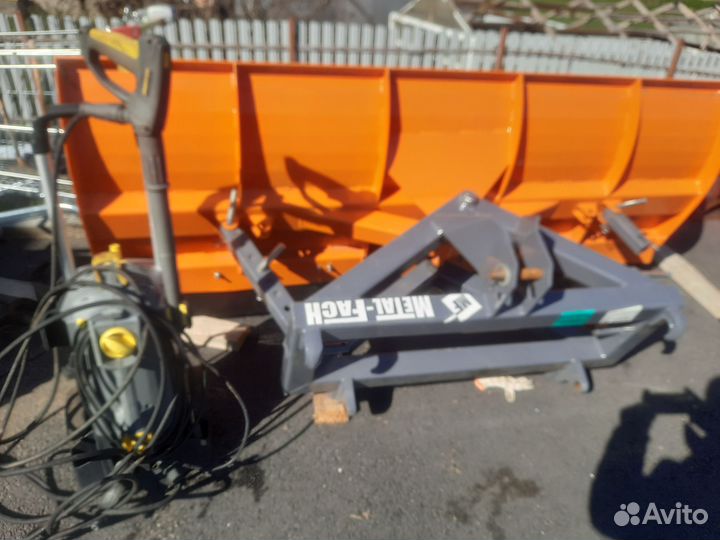 Отвал поворотный