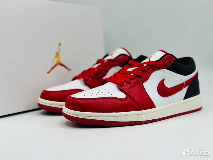 Nike Air Jordan 1 Low Reverse Black Toe