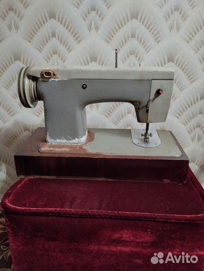 Швейная машина Чайка 3 на запчасти. Не зарезер