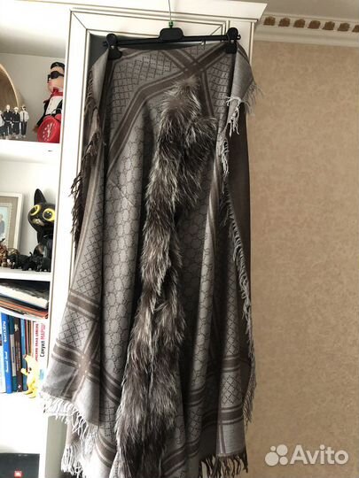 Gucci оригинал Палантин с лисой Новый