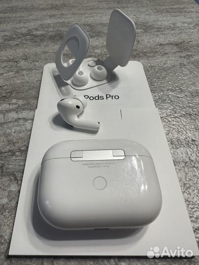 Airpods pro (без правого наушника и без провода)