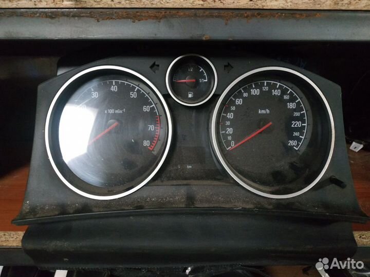 Щиток приборов Opel Astra H