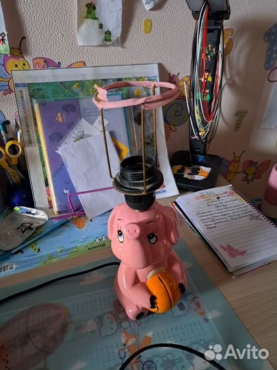 Лампа настольная с абажуром