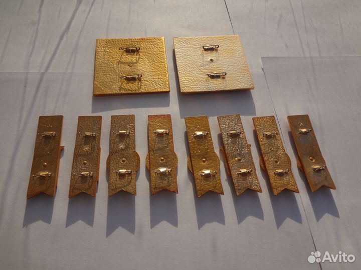 Набор значков чм по хоккею 1979г