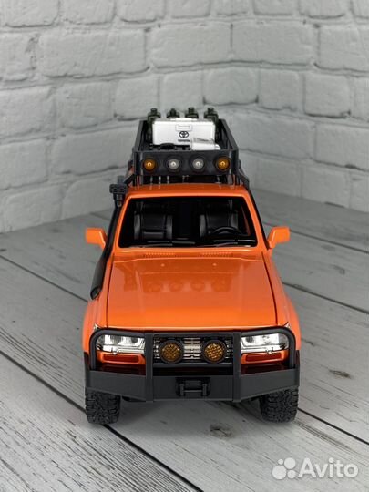 Toyota land cruiser 80 1/24