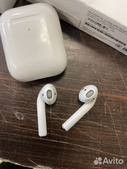 Наушники Apple AirPods w/Charging Case (MV7N2RU/A)