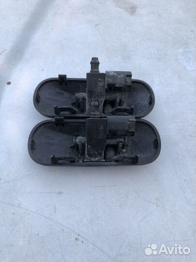 Форсунки омывателя стекла Volkswagen Jetta 6