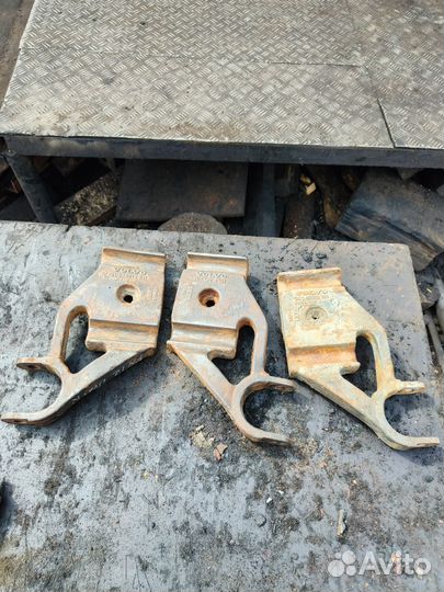 Кронштейн амортизатора переднего нижний Volvo FM12