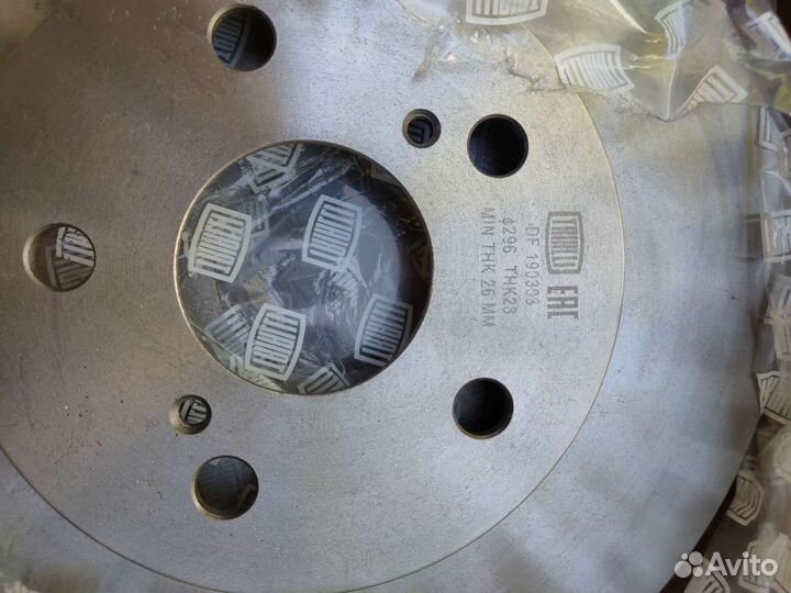 Тормозные диски на Toyota Camry 3.0 2005г