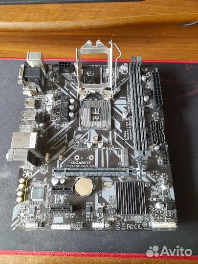 Процессор Intel i3-9100f в сборе