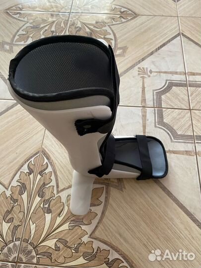 Тутор на стопу