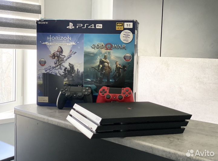 Sony Playstation 4 Pro 1Tb много игр+2 геймпада