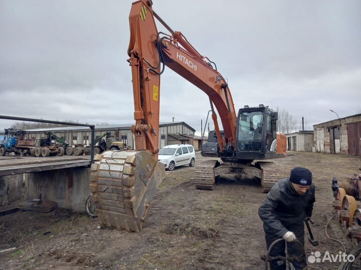 Гусеничный экскаватор Hitachi ZX200-5G, 2020
