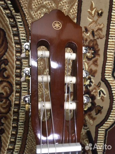 Классическая гитара yamaha c40