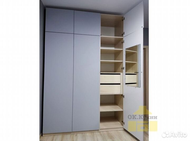 Шкаф купе с зеркалом