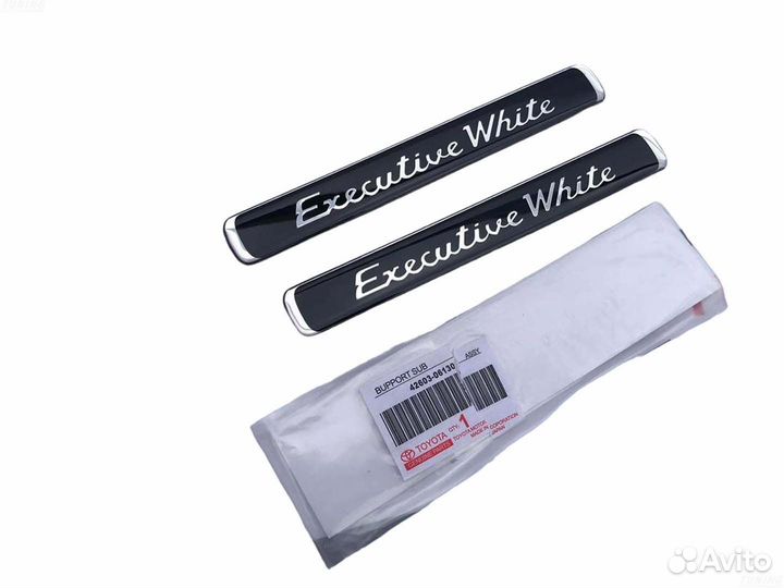 Эмблема Toyota Land Cruiser 200 Y9361