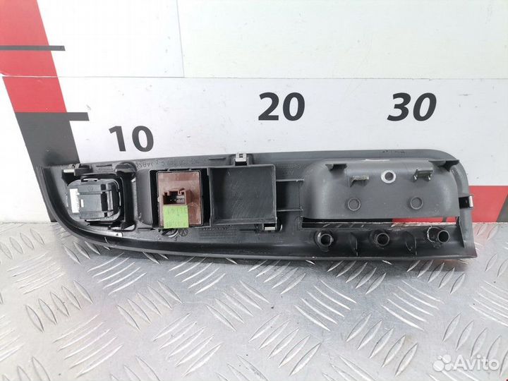 Блок управления стеклоподъемниками Volkswagen Golf