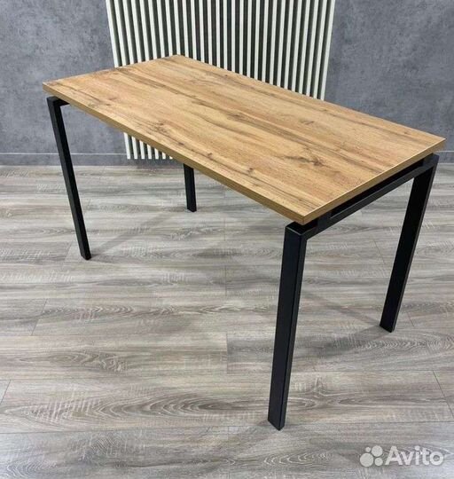 Стол с парящей столешницей в стиле лофт в наличии