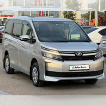 Toyota Voxy 2.0 CVT, 2017, 126 634 км, с пробегом, цена 2 240 000 руб.