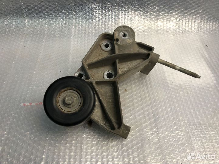 Кронштейн генератора Ford Mustang V 09-14