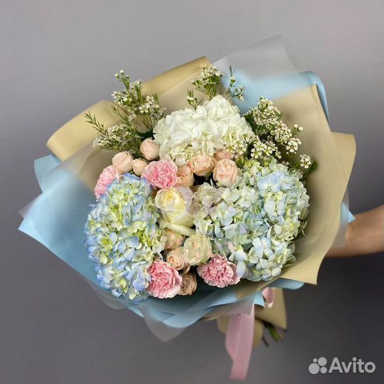 Букет с гортензией