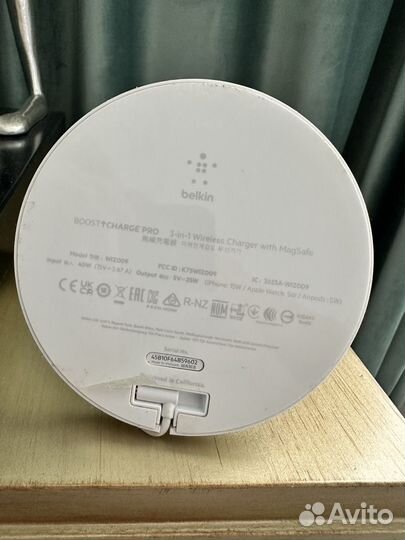 Беспроводная зарядка 3 в 1 для iPhone от Belkin