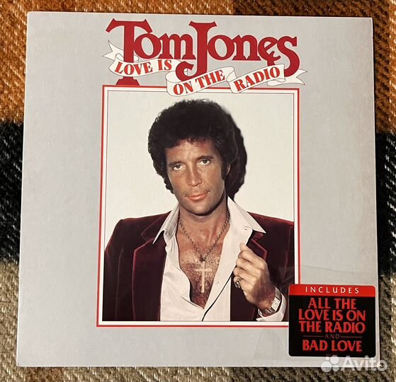 Пластинка виниловая Tom Jones - Love Is On The Rad