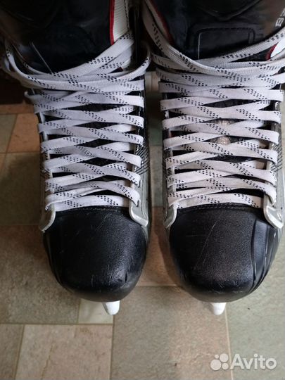 Коньки хоккейные