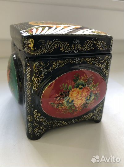 Шкатулка лаковая миниатюра