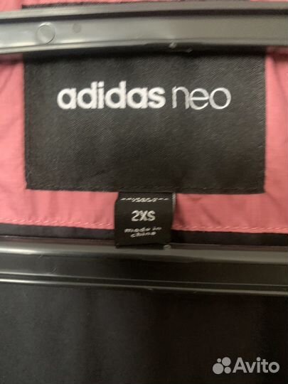 Весенняя куртка adidas пыльно розового цвета