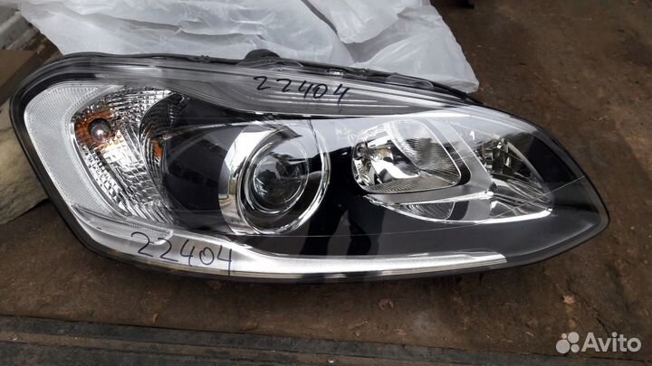 Фара правая ксенон Volvo XC60 с 2013