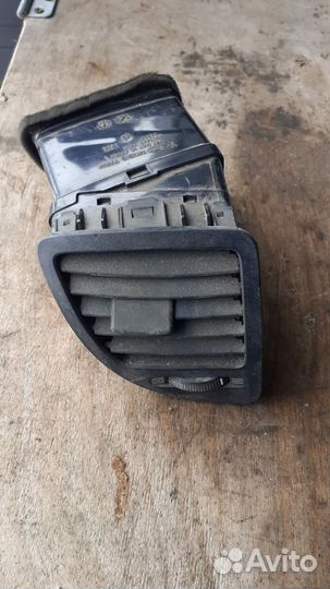 Дефлектор воздушный правый Kia Sportage 2