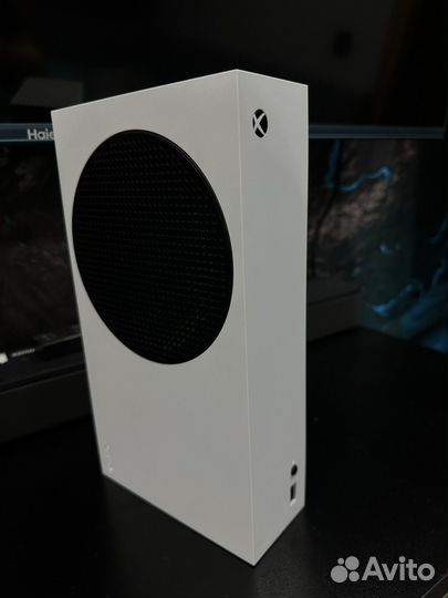Xbox series s с 2 геймпадами