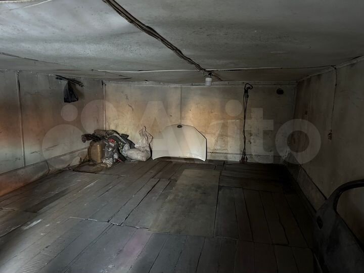 Гараж, > 30 м²