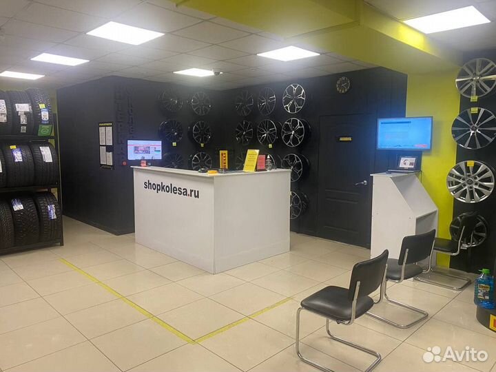 Pirelli Ice Zero 215/55 R17