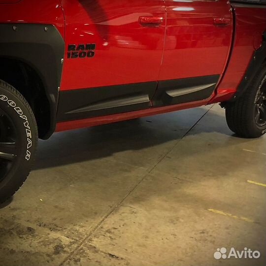 Молдинги на двери Dodge Ram AIR design