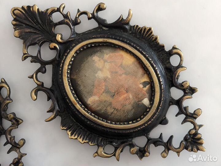 Картина шелкография в бронзовой рамке