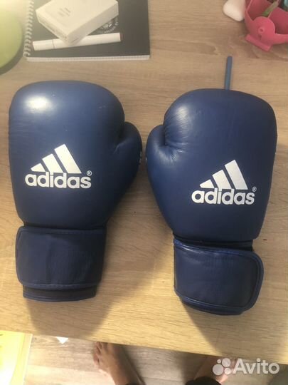 Боксерские перчатки adidas