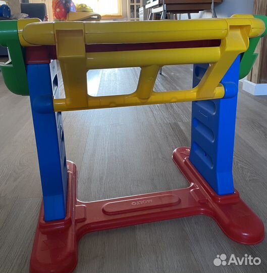 Столик -парта с мольбертом