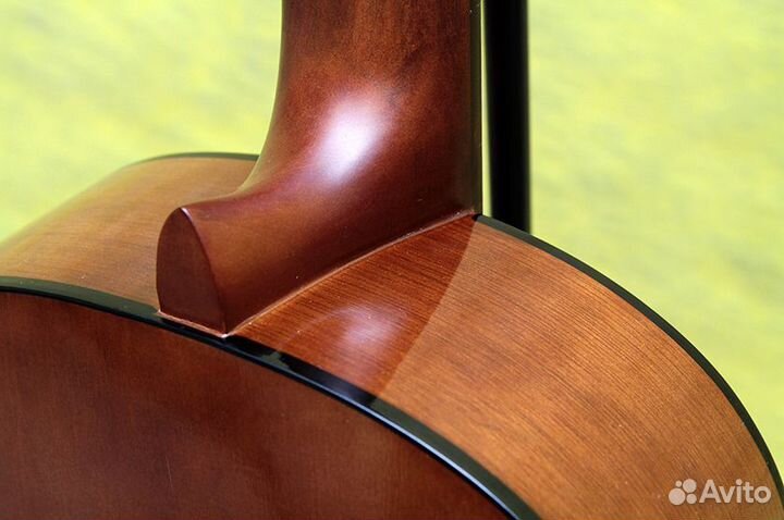 Классические гитара Yamaha