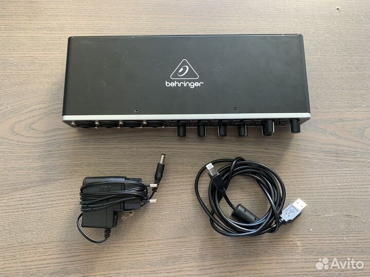 Аудиоинтерфейс Behringer UMC 404 hd