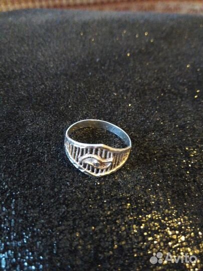 Серебряное колечко с цирконом