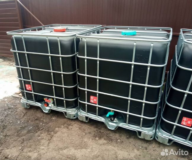 Еврокубы черного цвета на 1000 литров