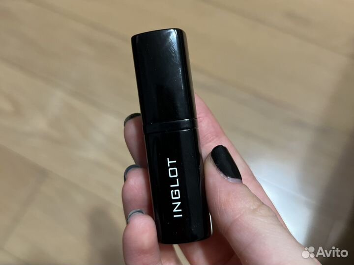 Фиолетовая матовая помада inglot