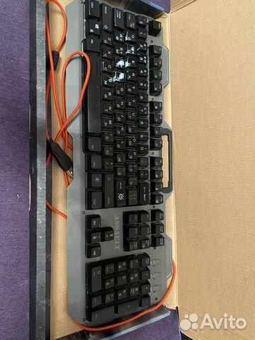 Игровая клавиатура и мышь