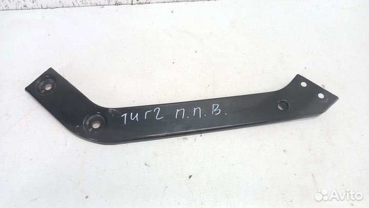 Кронштейн фары правый Volkswagen Tiguan 2