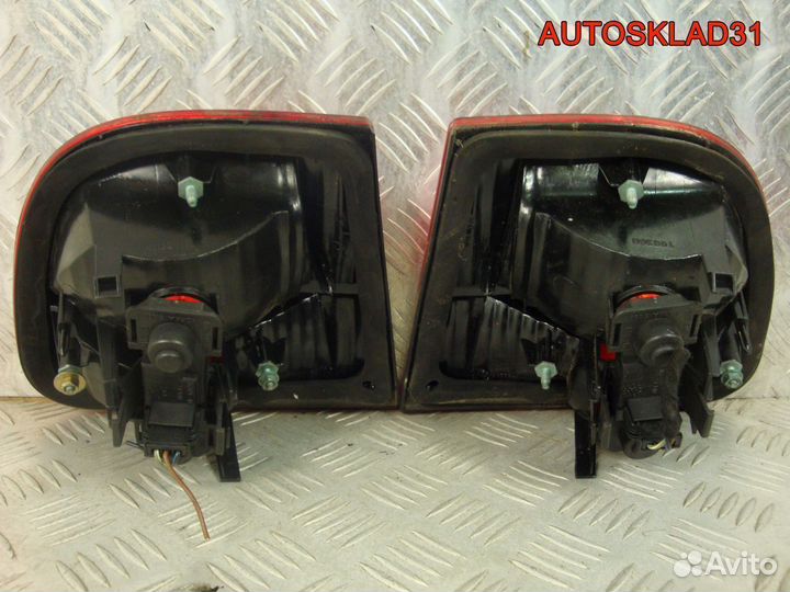 Фонарь задний внутренний Seat Leon 1M1 1м6945091в