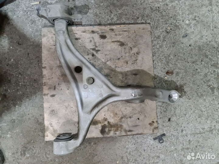 Рычаг передний правый нижний Mercedes W166